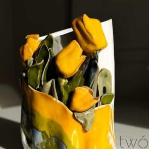 Wazon kwitnące tulipany